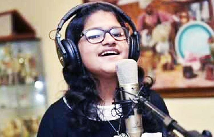 ২০১৭ সালের ২৯ ডিসেম্বর দুবাইয়ের এক কনসার্টে মোট ৮৫ ভাষায় গান গেয়েছিল সুচেতা সতীশ। আর তারপরেই গিনেস ওয়ার্ল্ড রেকর্ডে নাম উঠে যায় ছোট্ট মেয়ের।