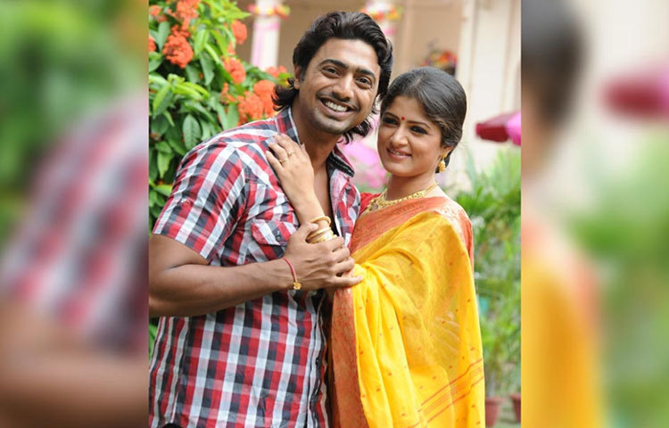 দেবের সঙ্গে শ্রাবন্তী।