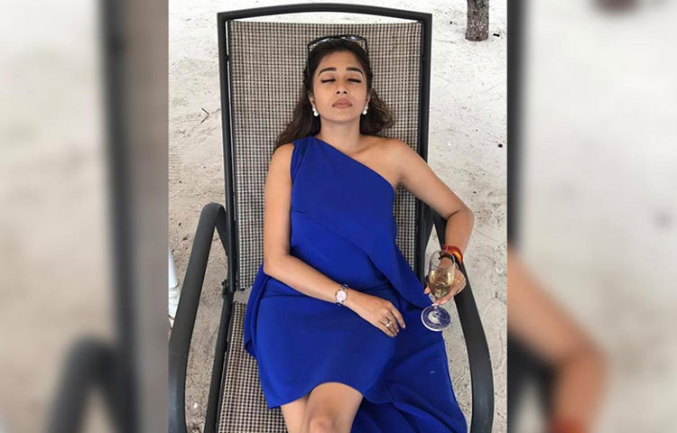 কাজের চাপ কমাতে রিল্যাক্স করছেন দর্শকপ্রিয় এ তারকা।