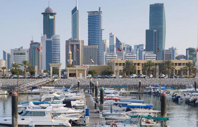 কুয়েত: এই দেশের জলপথ, আকাশপথ এবং সড়কপথে যাতায়াতের দারুণ ব্যবস্থা রেল যোগাযোগের কোনো ব্যবস্থা নেই।