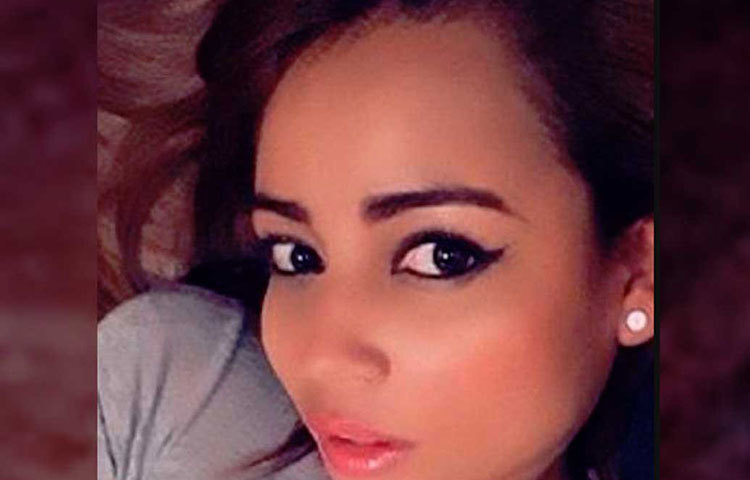 কারণ ১৮ বছর বয়সে সেখানেই প্রেমে পড়ে যান এক ধর্মীয় প্রশিক্ষকের। আর প্রেমে পড়া মাত্রই গতে বাঁধা জীবন থেকে একটু বেরতে চাইছিলেন তিনি। তখনই কনভেন্টের গণ্ডি পেরিয়ে অন্য কিছু করবেন বলে মনস্থির করেন কলম্বিয়ার ইউডি পিনেডা।