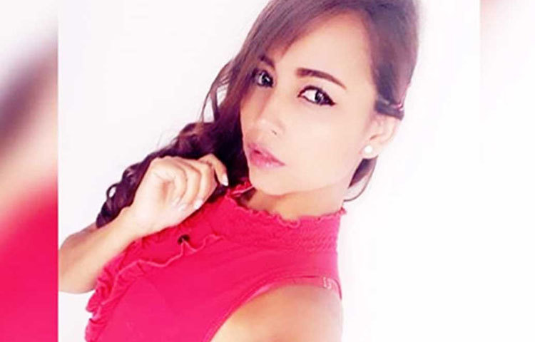 কিন্তু কোথায় সন্ন্যাসিনী হওয়ার প্রশিক্ষণ নিচ্ছিলেন, সেখান থেকে ১৮০ ডিগ্রি ঘুরে গিয়ে পর্নস্টার? পরিষ্কারভাবে ইউডি বললেন, ‘প্রথম প্রথম একটু খারাপ লাগছিল। কিন্তু এখন বেশ ভালোই লাগছে। যখন চার্চে যাই তখনও আমার খুব ভালো লাগে। শুক্রবারের প্রার্থনা, শনিবারের জমায়েত এসবের কিছুই এখন আমি আর মিস করি না।’