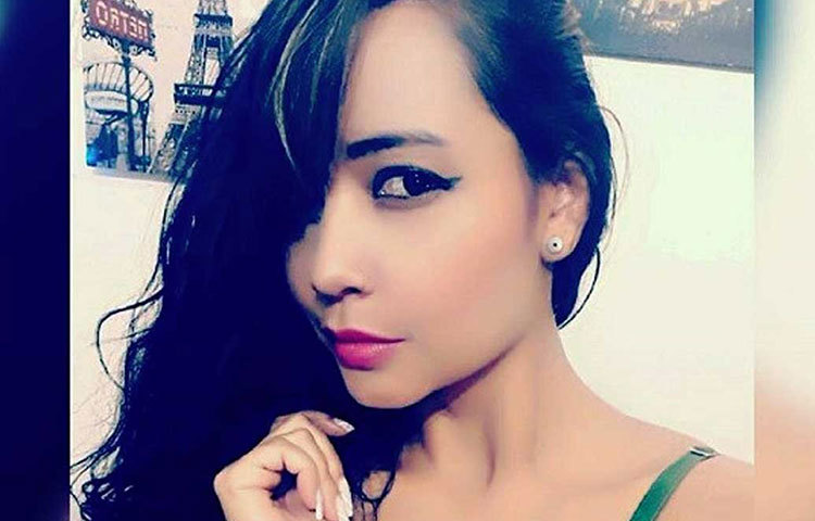 নবাগতা এই পর্নস্টার তার নতুন এই ক্যারিয়ারকে বলছেন, ‘শালীন এবং শৈল্পিক।’ আর বললেন, ‘পর্ন ছবিতে অভিনয় করার মধ্যে আমি খারাপ কিছুই দেখি না।’