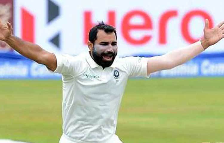 মহম্মদ শামি নিউজিল্যান্ড সফরে রয়েছেন দুরন্ত ছন্দে। প্রস্তুতি ম্যাচেও নিয়েছেন তিন উইকেট। এখন পর্যন্ত ৪৭ টেস্ট খেলেছেন তিনি। নিয়েছেন ১৭৫ উইকেট। পাঁচ উইকেট নিয়েছেন পাঁচবার। ভারতের পেস বোলিং বিভাগে অন্যতম ভরসা তিনি।