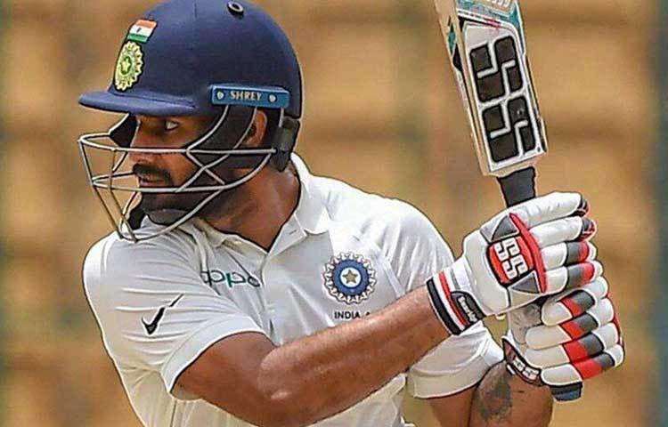 হনুমা বিহারিকে মিডল অর্ডারে প্রয়োজন, কারণ নিউজিল্যান্ডের সিম-সুইং সহায়ক পরিবেশে বাড়তি ব্যাটসম্যান খেলাতে চাইছে দল। আর তিনি আছেনও ফর্মে। সদ্য প্রস্তুতি ম্যাচে করেছেন সেঞ্চুরি। তার আগে নিউজিল্যান্ড ‘এ’ দলের বিরুদ্ধে প্রথম বেসরকারি টেস্টেও রয়েছে সেঞ্চুরি। পাশাপাশি, অফস্পিনও করেন হনুমা।