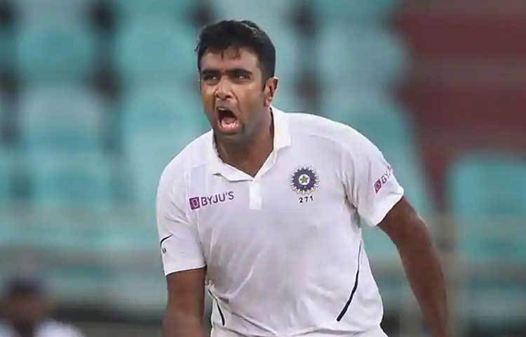 দলের একমাত্র স্পিনার সম্ভবত রবিচন্দ্রন আশ্বিনই। তার উইকেট নেয়ার দক্ষতায় আস্থা রাখতে চাইছে টিম ম্যানেজমেন্ট। তবে উপমহাদেশের বাইরে তেমন সাফল্য নেই অশ্বিন। তাই কখনও কুলদীপ যাদব, কখনও রবীন্দ্র জাদেজাকে একমাত্র স্পিনার হিসেবে খেলানো হয়েছে অতীতে। আশ্বিনের সামনে তাই অ্যাওয়ে সিরিজে নিজেকে প্রমাণ করার চ্যালেঞ্জ।