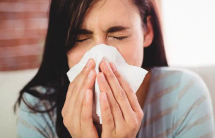 ঠান্ডাজনিত সমস্যা দেখা দিলে অনেকেই ডাক্তারের পরমর্শে অ্যান্টিবায়োটিক সেবন করেন। তবে এসব অ্যান্টিবায়োটিক খাওয়া ঠিক সময়। ভেষজ খাবার খেয়ে ঠান্ডার সমস্যা থেকে মুক্তি পাওয়া যায়।