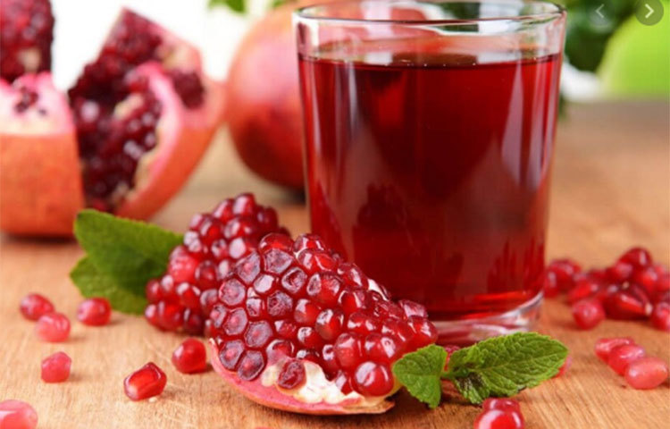 হার্টে অক্সিজেন সরবরাহে ও রক্ত চলাচল ভালো রাখতে বেদানার রস উপকারী। গবেষণায় দেখা গেছে, তিন মাস প্রতিদিন এক কাপ করে বেদানার রস খেলে হার্টের মাসলে অক্সিজেন সরবরাহ বৃদ্ধি পায়।