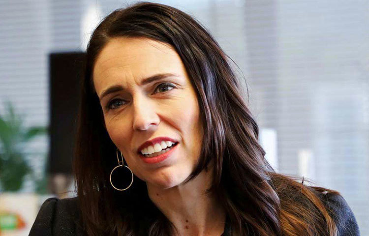 করোনা মহামারি বিশ্বজুড়ে প্রত্যেক রাষ্ট্রপ্রধানের কাছেই অগ্নিপরীক্ষা। এক একজন নেতা এই সমস্যার মোকাবিলা করছেন ভিন্ন ভিন্ন উপায়ে।