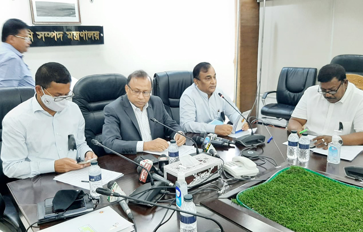 বৈশ্বিক প্রেক্ষাপটে বাংলাদেশে ডেঙ্গু রোগী বাড়েনি দাবি করে স্থানীয় সরকারমন্ত্রী মো. তাজুল ইসলাম বলেছেন, বৈশ্বিক প্রেক্ষাপটে মূল্যায়ন করলে ডেঙ্গু ব্যবস্থাপনায় বাংলাদেশ সফল। ছবি: জাগো নিউজ