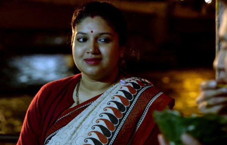 ভূমি পেডনেকর: তার প্রথম ছবি ‘দম লাগা কে হাইশা’র জন্য ২০ কেজি ওজন বাড়ান। তারপর মাত্র ৪ মাসেই ৩৩  কেজি ওজন কমিয়ে ফেলেন। ছবি: সংগৃহীত