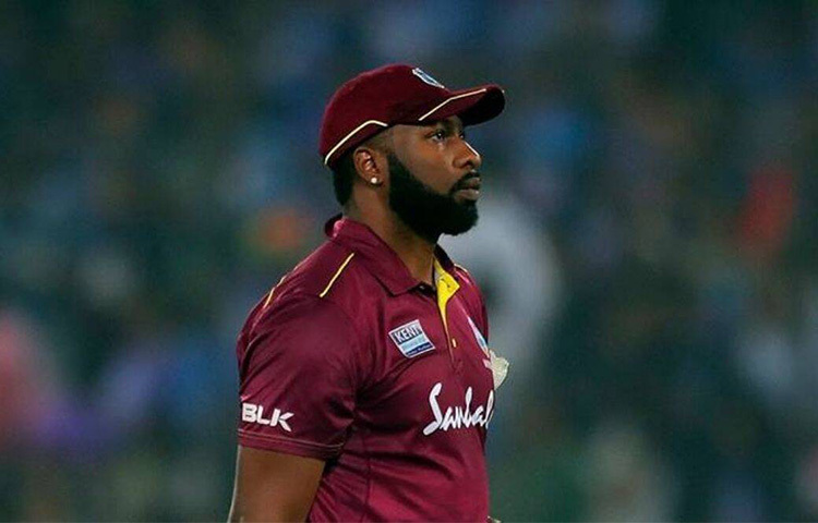 কাইরন পোলার্ড (অধিনায়ক): আগ্রাসী অলরাউন্ডার হিসেবে পরিচিত পোলার্ড ওয়েস্ট ইন্ডিজ দলের পক্ষ হয়ে আন্তর্জাতিক ক্রিকেট খেলছেন। মিডিয়াম ফাস্ট পেস বোলিংয়ে দক্ষ কাইরন পোলার্ড মাঝারী সারির ব্যাটসম্যানরূপে খেলায় অংশগ্রহণ করেন। ছবি: সংগৃহীত