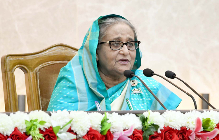 পুলিশ সপ্তাহ-২০২৩ উপলক্ষে আজ প্রধানমন্ত্রীর কার্যালয়ে পুলিশের ঊর্ধ্বতন কর্মকর্তাদের উদ্দেশে বক্তব্য রাখেন প্রধানমন্ত্রী শেখ হাসিনা। ছবি: পিআইডি