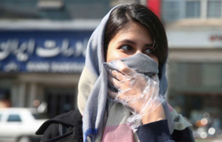 ইরান: ইরানে পরিস্থিতি আগে ভয়াবহ থাকলেও এখন কিছুটা সামাল দেওয়া গিয়েছে। করোনায় এখন পর্যন্ত সে দেশে আক্রান্তের সংখ্যা ১১২,৭২৫ জন। পাশাপাশি মৃত্যু হয়েছে ৩,৯৫২ জনের।