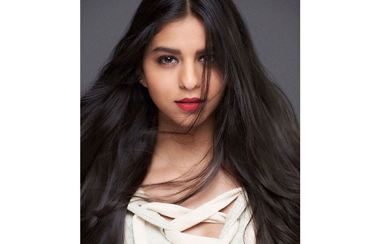 তিনি এখন রীতিমত ইন্টারনেট মাতাচ্ছে।