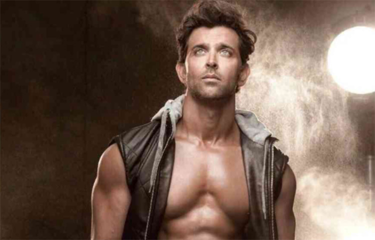 হৃতিক রোশন: ‘সুপার ৩০’ ছবির জন্য ওজন বাড়াতে হয় হৃতিক। শুটিং শেষে আগের অবস্থানে ফিরে যেতে দিনের অনেকটা সময় শরীরচর্চা করে থাকেন। ছবি: সংগৃহীত