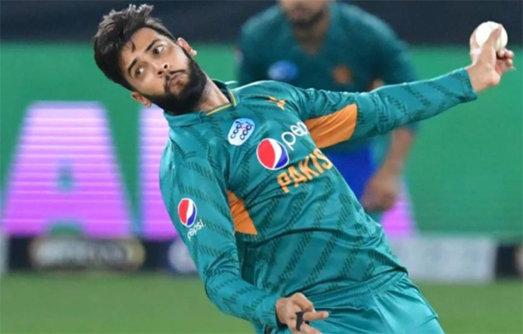 ইমাদ ওয়াসিম: বাঁ-হাতি ব্যাটস ম্যান ও বাঁ-হাতি স্পিনার। দুই ভূমিকাতেই সমান কার্যকরী ইমাদ। ৩২ বছরের ইমাদের অভিজ্ঞতাও সাহায্য করবে দলকে। ছবি: সংগৃহীত