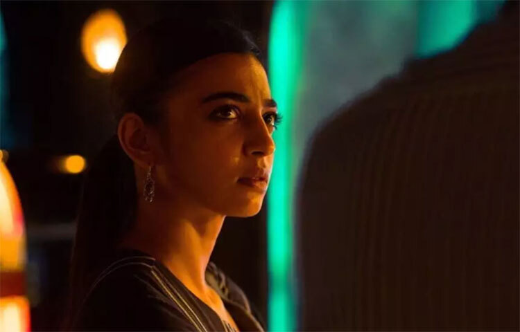 ‘সেক্রেড গেমস্’-এর প্রথম সিজনে রাধিকা আপতে অভিনয় করতে দেখা গিয়েছিল। ‘র’ এজেন্টের ভূমিকায় অভিনয় করেছিলেন তিনি। পারিশ্রমিক হিসাবে রাধিকা চার কোটি রুপি পেয়েছিলেন। ছবি: সংগৃহীত