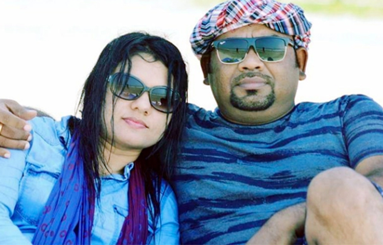 এ বিতর্কিত ঘটনায় উল্লাপাড়া পৌর এলাকার সর্বত্র আলোচনা-সমালোচনার ঝড় বইলেও সমুদ্র সৈকতে গিয়ে দ্বিতীয় স্ত্রীকে হানিমুনও করেন মেয়র নজরুল। হানিমুন থেকে ঘুরে এসে ক্লাস ফাঁকি দিয়ে পৌর এলাকার সকল প্রোগ্রামসহ নানা অনুষ্ঠানে দ্বিতীয় স্ত্রী পান্নাকে নিয়ে যাতায়াত শুরু করেন মেয়র নজরুল। তবে পৌর মেয়রের দ্বিতীয় স্ত্রীর হানিমুনের ছবি সামাজিক যোগাযোগ মাধ্যমে ফেসবুকে ভাইরাল হবার পর সবাই মুখ খুলতে শুরু করেছেন।