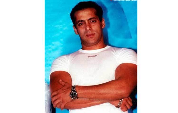 তখন থেকে রেডি, বডিগার্ড, কিক, টাইগার সিরিজ এবং দাবাং সিরিজের মতো বেশ কিছু বিনোদন মূলক ছবিতেও কাজ করে চলেছেন সালমান খান।