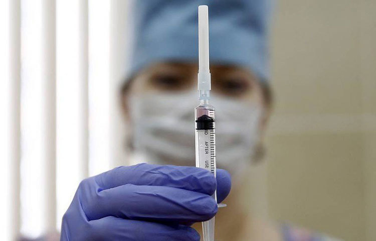 এশিয়া বা আমেরিকার পাশাপাশি ইউরোপেও চলছে করোনা টিকার সন্ধান। জার্মানির বায়োএনটেক, ফোজান ফার্মা এবং ফাইজারের টিকা এখন রয়েছে দ্বিতীয় ধাপে। অন্য দিকে, অস্ট্রেলিয়ার ভ্যাক্সিন পিটিওয়াই লিমিটেডের তৈরি প্রতিষেধক রয়েছে প্রথম ধাপে।