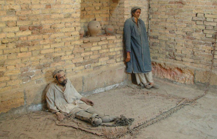 স্টোডার্টকে উদ্ধারের পরিবর্তে তার সঙ্গেই যন্ত্রণাময় জীবনের সঙ্গী হতে হয় কনোলিকে।