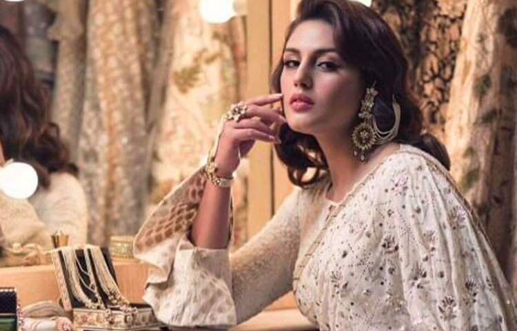 তিনি যে সঠিক সিদ্ধান্ত নিয়েছিলেন, তা বোঝা গিয়েছিল কিছু বছরের মধ্যেই। প্রথম ছবিতে অসাধারণ অভিনয় তাকে বলিষ্ঠ নায়িকা হিসেবে পরিচিতি দেয় ইন্ডাস্ট্রিতে।