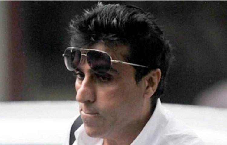 এক মাসের চিকিৎসায় সুস্থ হয়ে ওঠেন ‘চেন্নাই এক্সপ্রেস’, ‘দিলওয়ালে’, ‘হ্যাপি নিউ ইয়ার’ ছবির প্রযোজক করিম মোরানি ও তার দুই মেয়ে।