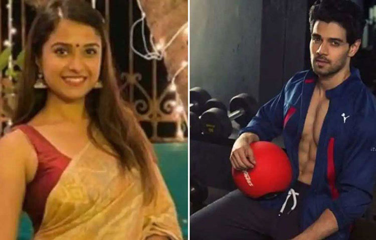 সে রকমই একটি অভিযোগে দাবি করা হয়েছে, সুরজ পাঞ্চোলির ডাকে তাদের পেন্ট হাউসে পার্টি করতে গিয়েছিলেন দিশা। সেখানে ছিলেন বলিউডের এক সুপারস্টারের অভিনেতা ভাই, উদ্ধব-পুত্র আদিত্য ঠাকরে, রিয়ার ভাই শৌভিক চক্রবর্তী এবং আরও অনেক সেলেব্রিটি।