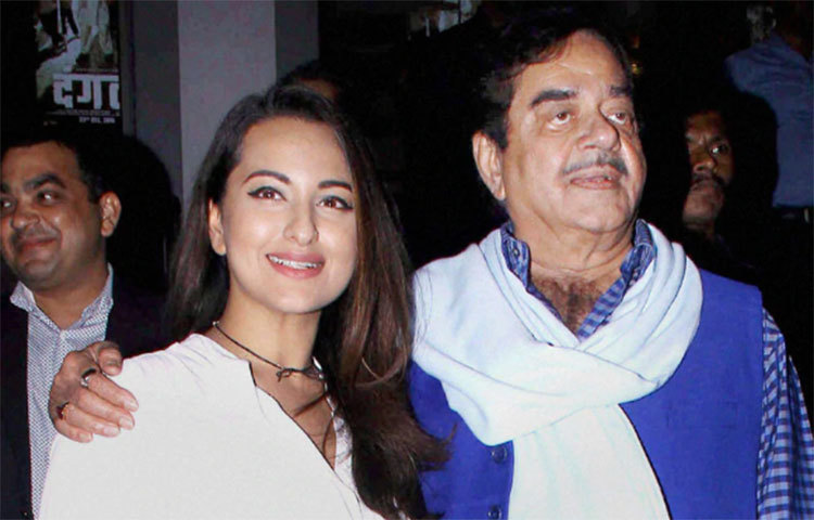 মেয়ে সোনাক্ষির সঙ্গে শত্রুঘ্ন সিনহা।