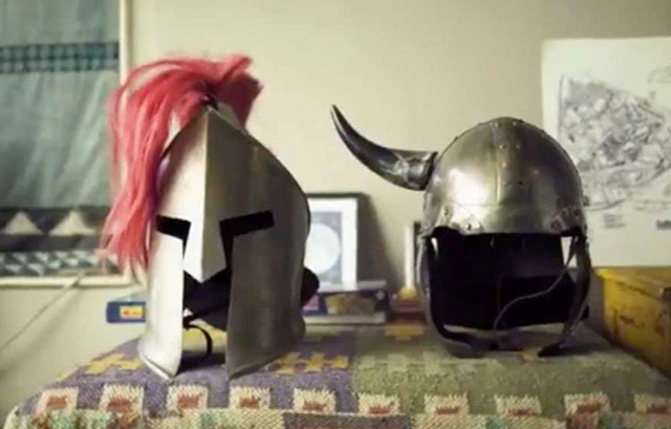 ছকভাঙা ভাস্কর্য থেকে মধ্যযুগীয় নাইটদের শিরস্ত্রাণ। সবই ছিল সুশান্তের ঘর সাজানোর উপকরণ।