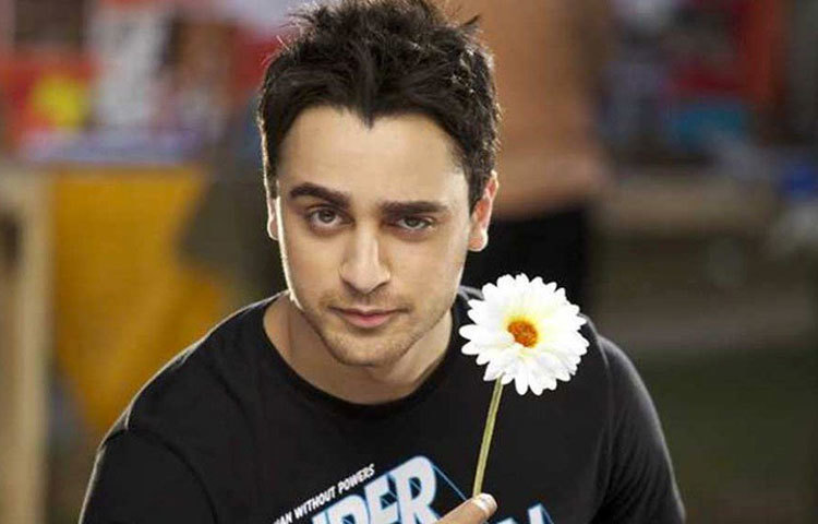 ইমরান খান। আমির খানের ভাগ্নে হিসাবে বলিউডি দুনিয়ায় বেশ অল্প সময়ের তার পরিচয় গড়ে ওঠে। শিশু শিল্পী হিসাবেও বলিউডে অভিনয় করেছিলেন তিনি।