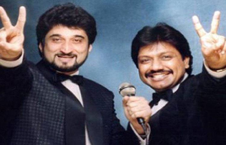 এককথায় বলতে গেলে, হাতে কলমে সেইসময় বলিউডে বিপ্লব ঘটিয়ে ফেলেন নাদিম-শ্রবণ। পরীক্ষা করতে গিয়ে লাগাতার সাফল্যও পাচ্ছিলেন তারা। ডজন ডজন পুরস্কার ঘরে তুলছিলেন। তাই তাদের ছবিতে কার গলায় কাকে দিয়ে গাওয়ানো হবে, সে সব নির্ধারণের ক্ষেত্রে নাদিম-শ্রবণের কথাই শেষ হয়ে দাঁড়ায়।