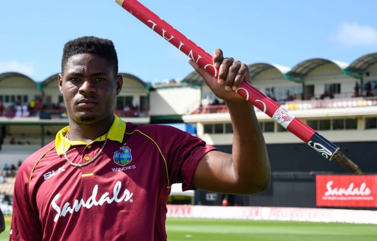 ওশানে থমাস: ২০১৬ সালে কিংস্টনে চারদিনের আঞ্চলিক প্রতিযোগিতায় উইনওয়ার্ড আইল্যান্ডসের বিপক্ষে জ্যামাইকার সদস্যরূপে প্রথম-শ্রেণির ক্রিকেটে অভিষেক ঘটে ওশেন টমাসের। ২০১৬ সালের সিপিএল আসরে জ্যামাইকা তাল্লাহজের পক্ষে দুই খেলায় অংশ নেন। ছবি: সংগৃহীত