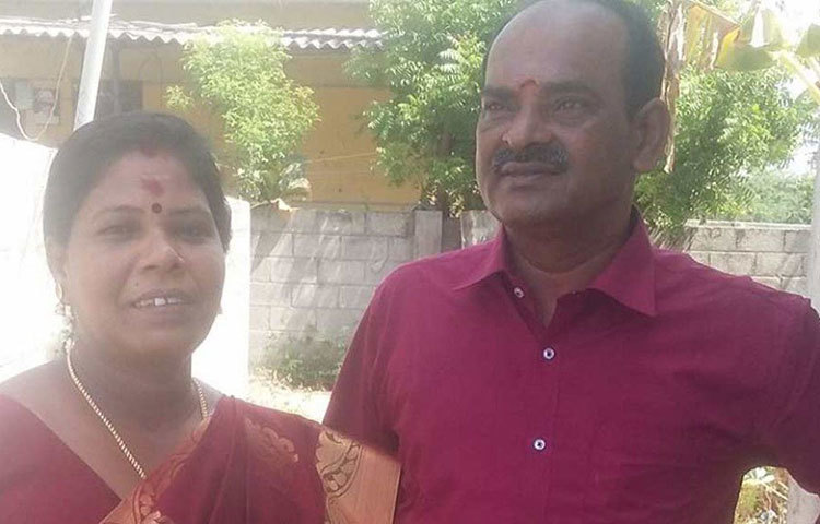 তবে এই কাজে বিশেষ কারও সাহায্য নেননি বিদ্যাধরন। তিনি ও তার স্ত্রী জয়ারানি এই মাইক্রোগ্রিন তৈরির কাজ শুরু করেন একটি ছোট্ট ঘরে।