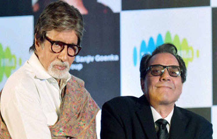 কিন্তু যাকে বন্ধু ভেবেছিলেন, তার কাছ থেকে পাওয়া আঘাত ভোলেননি ধর্মেন্দ্র। একটি সাক্ষাৎকারে তিনি বলেন, ‘এত বছর পর অমিতাভ মানছেন, আমিই ওর হয়ে সুপরিশ করেছিলাম। লোকে ভাববেন, বাহ্ কী মহান অমিতাভ। কই সেই সময় তো এ নিয়ে মুখ খোলেননি তিনি!’