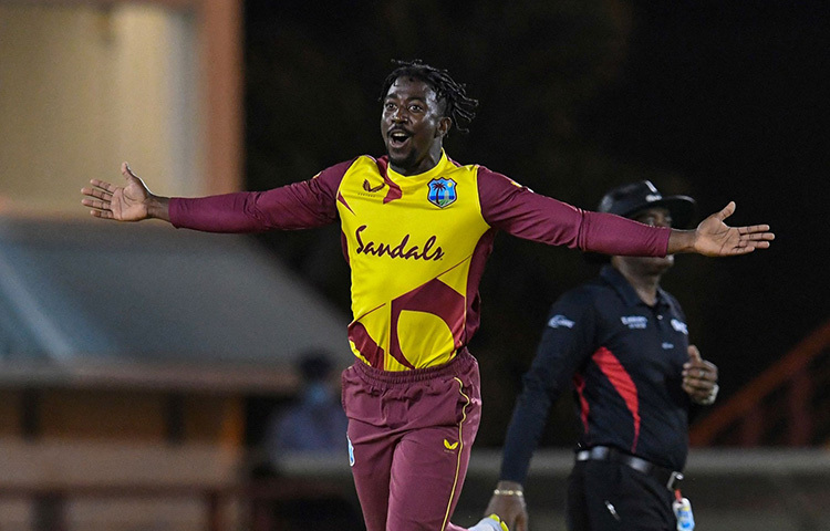 হেইডেন ওয়ালশ জুনিয়র: তার বাবা অ্যালবার্ট ওয়ালশছিলেন একজন অ্যান্টিগান ক্রিকেটার। হেইডেন ওয়ালশ একজন বাঁহাতি ব্যাটার ও ডানহাতি লেগ স্পিন বোলার। ছবি: সংগৃহীত