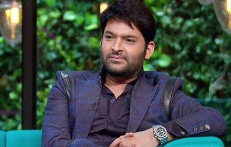 কপিল শর্মা: বলিউডের ক্যারিয়ারে সঙ্কটের মুখোমুখি হয়েছিলেন কপিল শর্মা। বিখ্যাত এই কৌতুক অভিনেতাও অবসাদ ভুলতে নাকি মাদকের শরণাপন্ন হয়েছিলেন। নিয়মিত গাঁজা খেতেন কপিল, বলিউডের নানা পত্র-পত্রিকায় এমনই প্রকাশিত হয়েছিল।