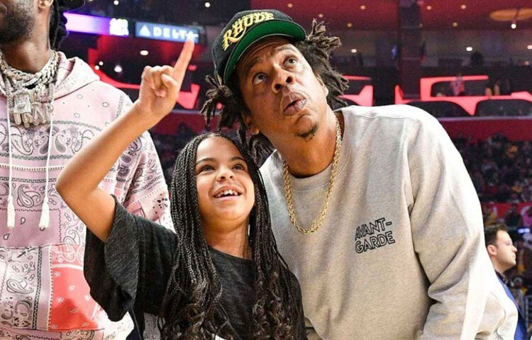 মোজিয়া ব্রিজেস। ১৫ বছরের এই কিশোর ‘মো’জ বোজ’ নামে বো টাই প্রস্তুতকারক সংস্থার সিইও।