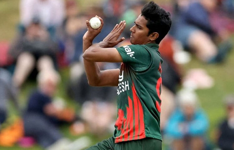 হাসান মাহমুদ: ২০১৭ সালে তিনি জাতীয় ক্রিকেট লিগে চট্টগ্রাম বিভাগ ক্রিকেট দলের হয়ে প্রথম শ্রেণির ক্রিকেটে আত্মপ্রকাশ করেছিলেন। এছাড়াও রিজার্ভ খোলোয়াড় রয়েছেন শরিফুল ইসলাম, রিশাদ হোসেন, শেখ মেহেদি হাসান ও সৌম্য সরকার। ছবি: সংগৃহীত