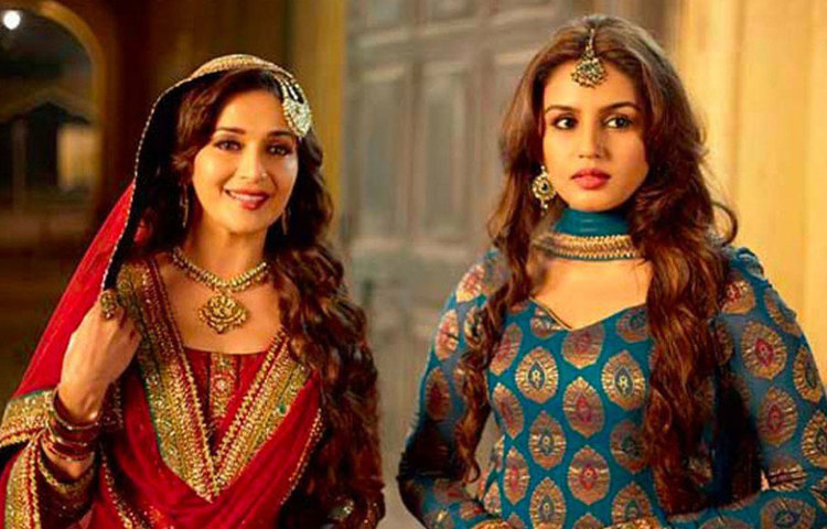 ইন্ডাস্ট্রির অন্দরমহলের খবর, সে সময় অভিষেকের সঙ্গেও বিশেষ সম্পর্ক ছিল হুমার। তবে ‘ইশকিয়া’-র মতো এর দ্বিতীয় অংশ ততটা সফল হয়নি। কিন্তু এই ছবিতে মাধুরী দীক্ষিত, নাসিরুদ্দিন শাহের মতো অভিনেতাদের সঙ্গে স্ক্রিন শেয়ার করায় হুমার ক্যারিয়ার এক লাফে এগিয়ে যায় অনেকটাই।