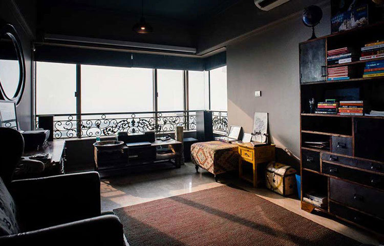 সমুদ্র বেয়ে আসা সকালের রোদ আর পূর্ণিমার জ্যোৎস্না ছিল সুশান্তের নিভৃতকোণের সঙ্গী।