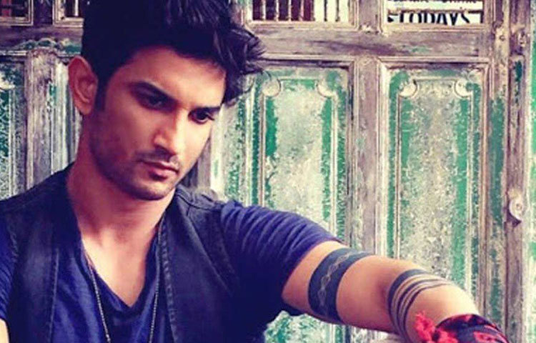 ১১ জুন সুশান্তের আর এক দিদি প্রিয়ঙ্কার স্বামীকে ফোন করেন সুশান্ত। তার জামাইবাবু আইপিএস অফিসার। সুশান্ত নাকি তাকে জানান, ইন্ডাস্ট্রিকে বিদায় জানাতে চান তিনি। বিদায় জানাতে চান মুম্বাইকে। ১২ জুন সুশান্তের দিদি মিতু মুম্বাইতে নিজের বাড়ি ফিরে যান। তার বাচ্চা ছোট, তাই ফিরে গিয়েছিলেন বলে মিতু জানিয়েছেন পুলিশকে।