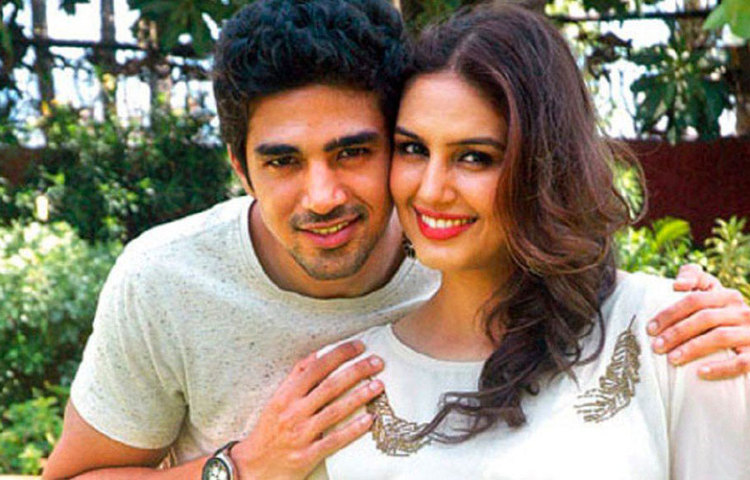 এক সাক্ষাৎকারে হুমা পরে বলেন, তিনি যখন দিল্লি থেকে মুম্বাই এসেছিলেন, নিজেকে এক বছর সময় দিয়েছিলেন। বলেছিলেন, তার মধ্যে কিছু করতে না পারলে বাড়িতে ফিরে যাবেন। ফেরা তো দূর অস্ত, হুমা এখন দেশের ব্যস্ততম নায়িকাদের মধ্যে অন্যতম। নিজের ছোট ভাইকেও বলিউডে এনেছেন তিনি।