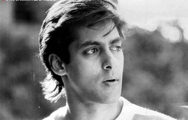 জনপ্রিয় সেলিম-জাভেদ জুটিকে মনে রয়েছে নিশ্চয়ই। লেখক সেলিম খানে ছেলে সালমান খান। অভিনেতা আরবাজ ও সোহেন খান তার দুই ভাই।