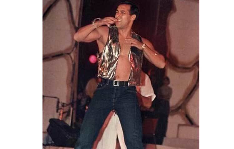 বিইং ইউম্যান নামে একটি চ্যারিটি ফাউন্ডেশন চালান সালমান।