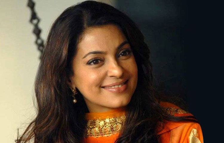 কিন্তু বিয়ের পরই কেমন যেন হারিয়ে যান তিনি। এ ব্যাপারে এক সংবাদমাধ্যমকে তিনি বলেছিলেন, ‘আগে মনে হত পৃথিবী যেন আমাকে কেন্দ্র করে ঘুরছে। সূর্য যেন শুধু আমার জন্যই উদয় হয়েছে। এখন সব বদলে গিয়েছে।’