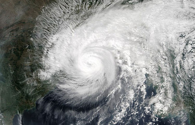 বাংলাদেশ-ভারতের দিকে ধেয়ে আসা ঘূর্ণিঝড়ের নাম ইয়াস। ফলে চট্টগ্রাম, কক্সবাজার, মোংলা ও পায়রা সমুদ্রবন্দরকে এক নম্বর দূরবর্তী সতর্ক সংকেত দেখাতে বলা হয়েছে। ছবি: সংগৃহীত