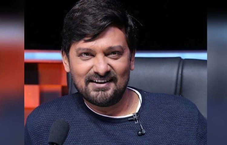 ওয়াজিদের মৃত্যুর কারণ নিয়ে প্রথম থেকেই অস্পষ্টতা ছিল। তিনি দীর্ঘ দিন কিডনির অসুখে আক্রান্ত ছিলেন। শোনা যায়, পরে তিনি কোভিড আক্রান্তও হন। এমনকি, পরে এ-ও শোনা গিয়েছিলে, ওয়াজিদের মায়ের কোভিড পরীক্ষার রিপোর্টও পজিটিভ এসেছে।