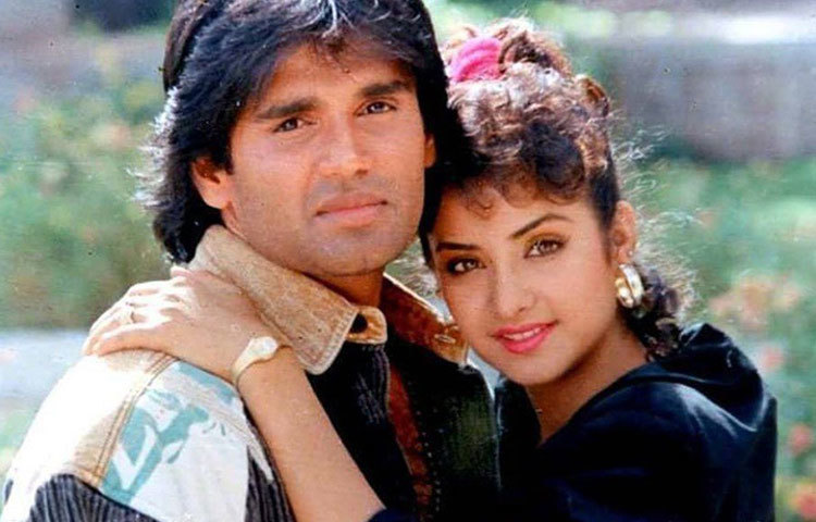 বন্ধুদের উদ্যোগেই স্টুডিয়োয় গিয়ে ফোটো শুট করান সুনীল শেটি। স্টুডিয়োয় রাখা তার ছবি দেখে পছন্দ হয় পরিচালক দীপক আনন্দের। তিনি তাকে নিজের ‘বলবান’ ছবিতে অভিনয়ের সুযোগ দেন।